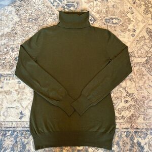 Silk Banana Republic Olive Green Sweater Turtleneck